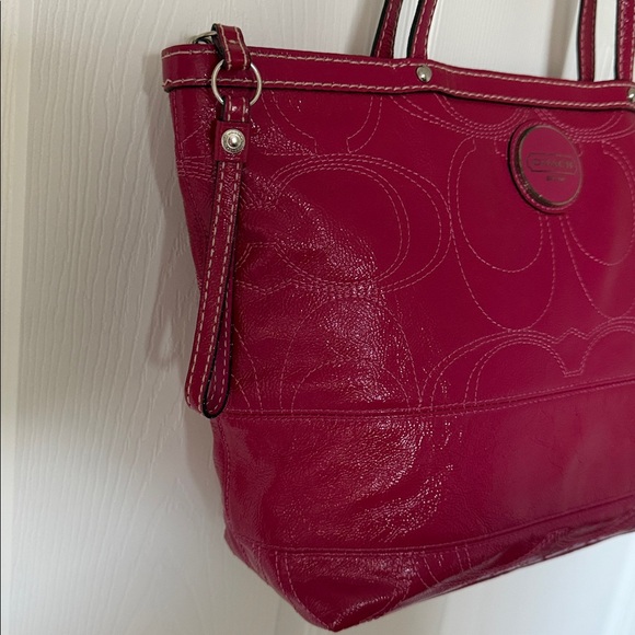COACH Signature Berry Pink Patent Leather Tote Bag - Picture 15 of 16
